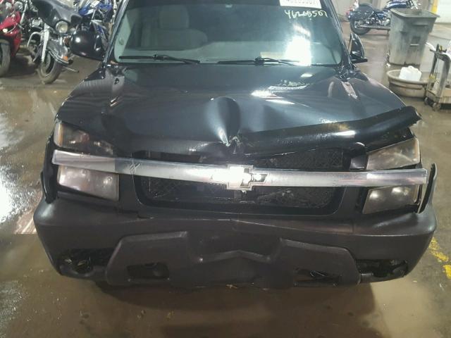 3GNEK12Z55G251110 - 2005 CHEVROLET AVALANCHE GRAY photo 7