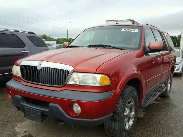 5LMPU28A9XLJ31702 - 1999 LINCOLN NAVIGATOR RED photo 2