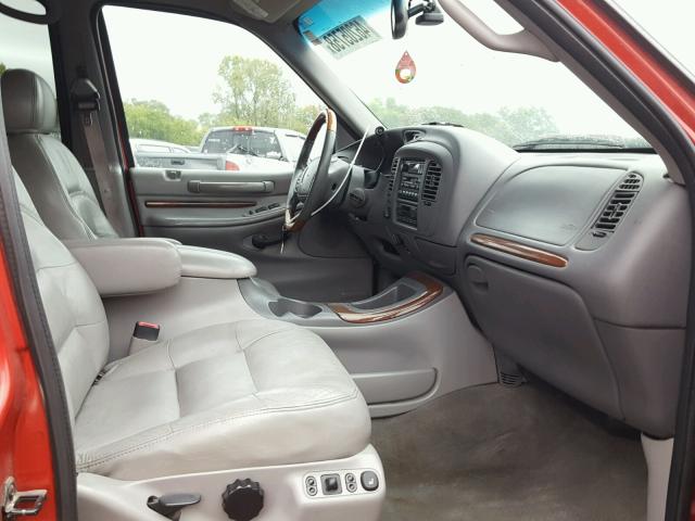 5LMPU28A9XLJ31702 - 1999 LINCOLN NAVIGATOR RED photo 5