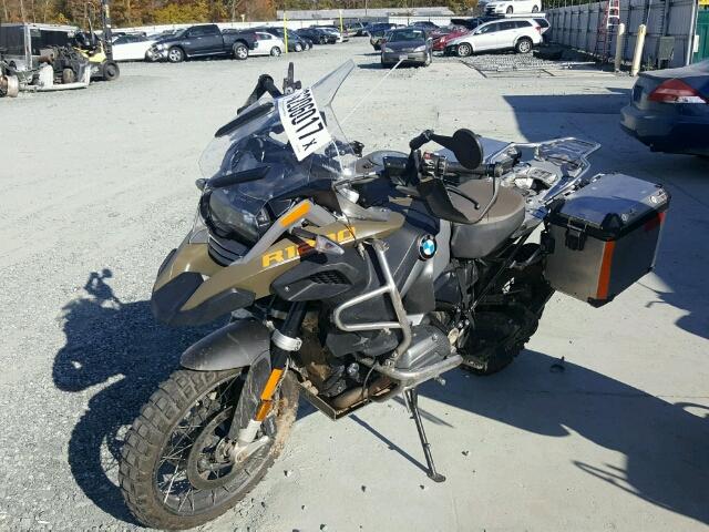 WB10A120XEZ095389 - 2014 BMW R1200 GS A GREEN photo 2