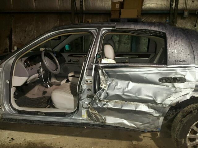 1LNHM81VX6Y632915 - 2006 LINCOLN TOWN CAR S SILVER photo 9