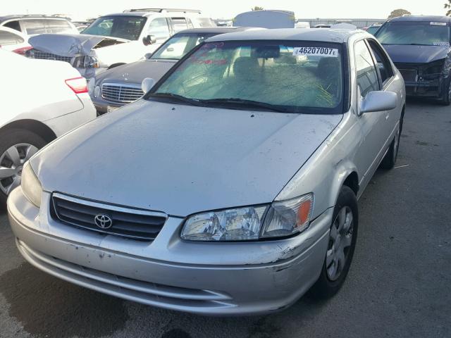 JT2BG22K9Y0426854 - 2000 TOYOTA CAMRY CE SILVER photo 2