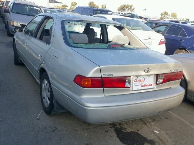 JT2BG22K9Y0426854 - 2000 TOYOTA CAMRY CE SILVER photo 3