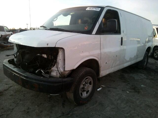 1GCGG296581172835 - 2008 CHEVROLET EXPRESS G2 WHITE photo 2