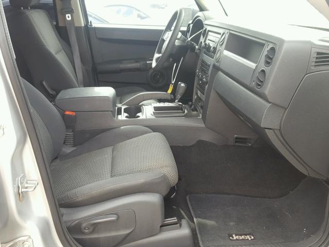 1J8HH48K48C186931 - 2008 JEEP COMMANDER SILVER photo 5