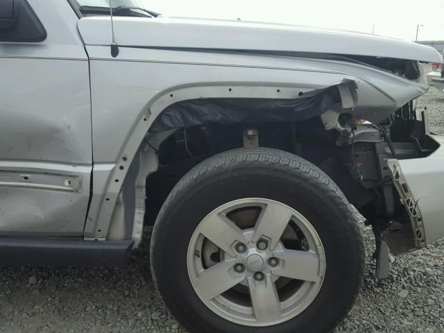 1J8HH48K48C186931 - 2008 JEEP COMMANDER SILVER photo 9