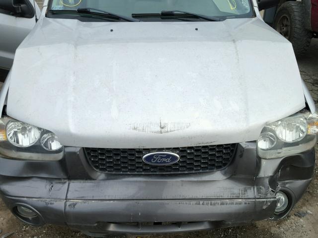 1FMYU03195KA45747 - 2005 FORD ESCAPE XLT SILVER photo 7