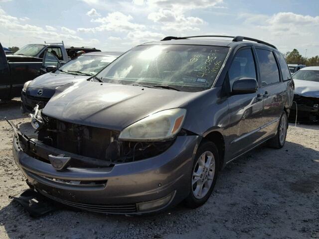 5TDZA22C54S063993 - 2004 TOYOTA SIENNA XLE GRAY photo 2