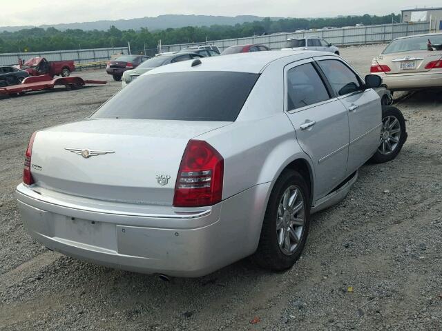 2C3AA63H25H591025 - 2005 CHRYSLER 300C SILVER photo 4