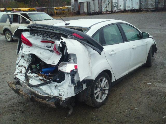 1FADP3F22FL316861 - 2015 FORD FOCUS SE WHITE photo 4