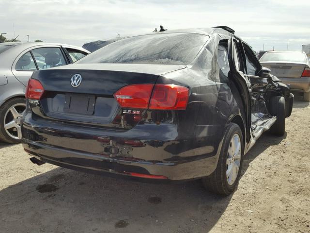 3VWDP7AJ9DM379724 - 2013 VOLKSWAGEN JETTA SE 黑色 照片 4