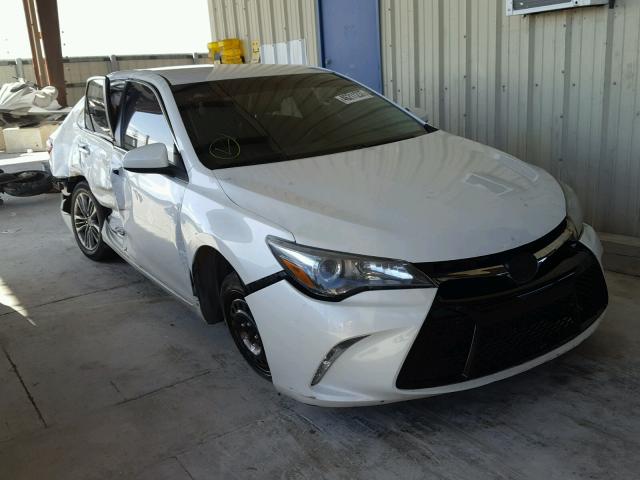 4T1BF1FK2FU056248 - 2015 TOYOTA CAMRY LE 白色 照片 1