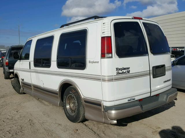 1GBFG15R7V1082608 - 1997 CHEVROLET EXPRESS G1 WHITE photo 3