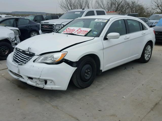 1C3CCBAB3DN686001 - 2013 CHRYSLER 200 LX WHITE photo 2