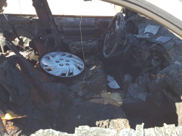 1Y1SK5264VZ438505 - 1997 GEO PRIZM BASE WHITE photo 5