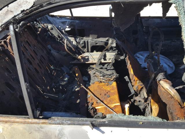 1Y1SK5264VZ438505 - 1997 GEO PRIZM BASE WHITE photo 6