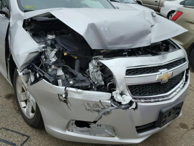 1G11B5SAXDF300660 - 2013 CHEVROLET MALIBU LS ვერცხლისფერი ფოტო 9