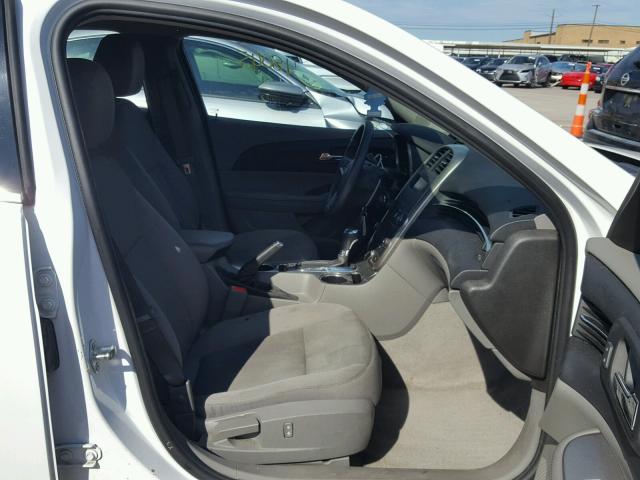 1G11B5SL4FF167110 - 2015 CHEVROLET MALIBU LS თეთრი ფოტო 5