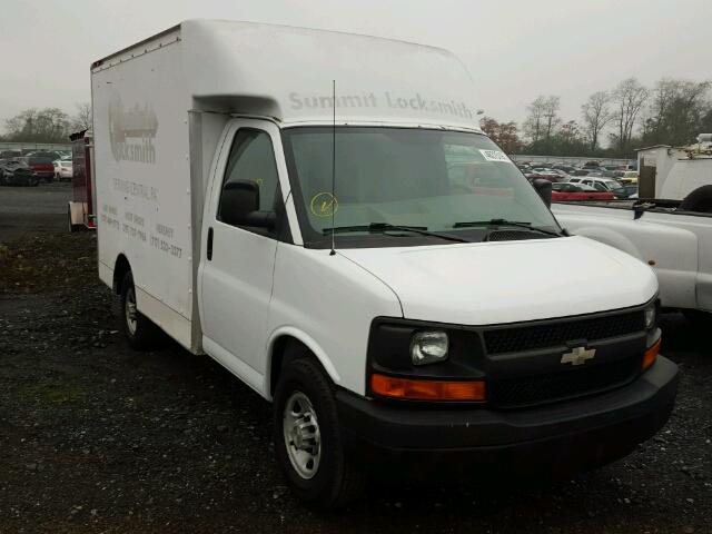 1GBHG31U071168957 - 2007 CHEVROLET EXPRESS G3 WHITE photo 1