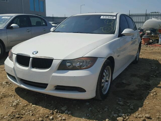 WBAVH13597KC97229 - 2007 BMW 323 I WHITE photo 2