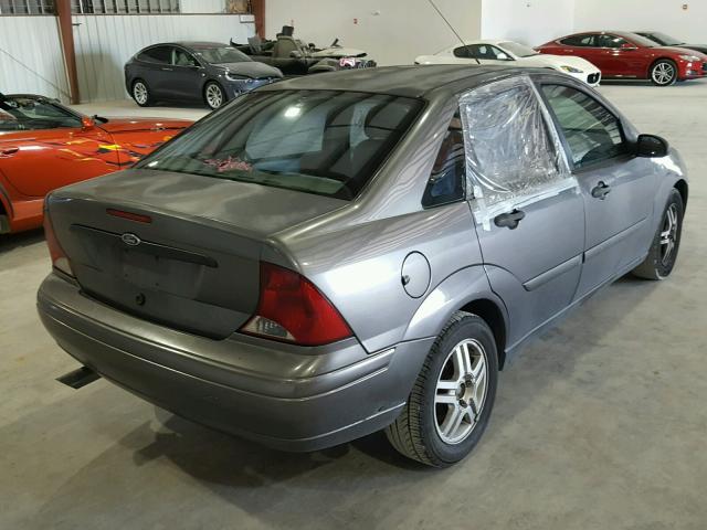 1FAFP34Z03W213506 - 2003 FORD FOCUS GRAY photo 4