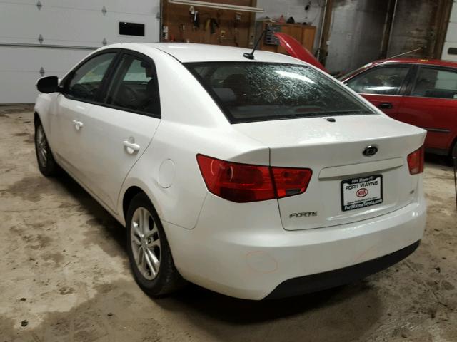 KNAFU4A23C5531588 - 2012 KIA FORTE EX WHITE photo 3