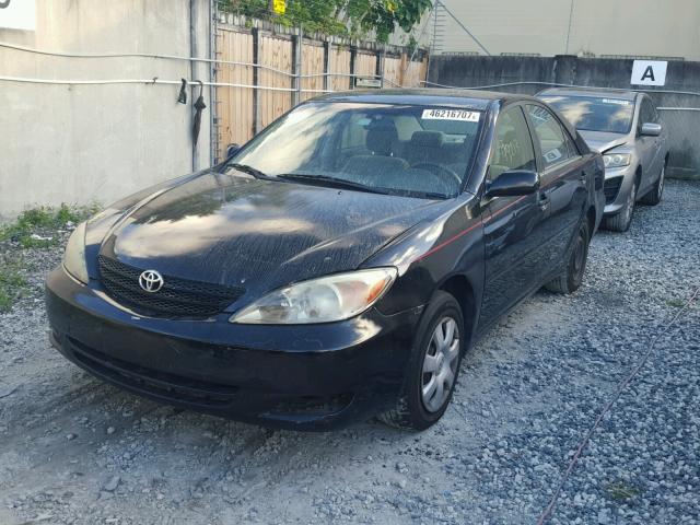 JTDBE32K420100440 - 2002 TOYOTA CAMRY LE 黑色 照片 2