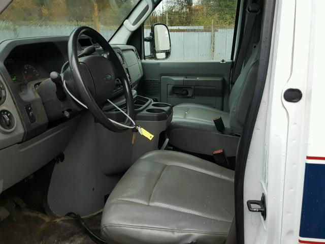 1FDSE35L89DA89557 - 2009 FORD ECONOLINE WHITE photo 5