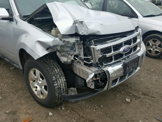 1FMCU9EG0BKC43564 - 2011 FORD ESCAPE GRAY photo 9