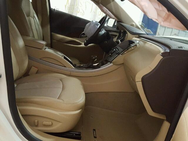 1G4GD5EDXBF120833 - 2011 BUICK LACROSSE C WHITE photo 5