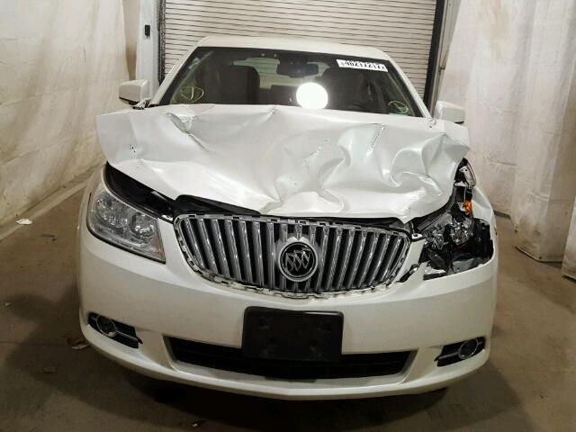 1G4GD5EDXBF120833 - 2011 BUICK LACROSSE C WHITE photo 9