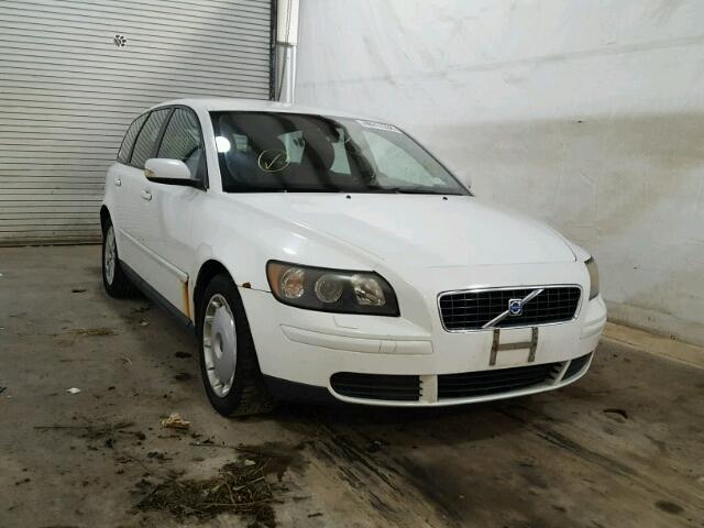 YV1MW382352078852 - 2005 VOLVO V50 2.4I WHITE photo 1