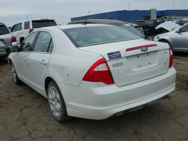 3FAHP0HA2AR323310 - 2010 FORD FUSION SE WHITE photo 3