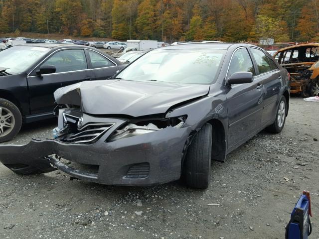 4T4BF3EK6AR067703 - 2010 TOYOTA CAMRY BASE GRAY photo 2