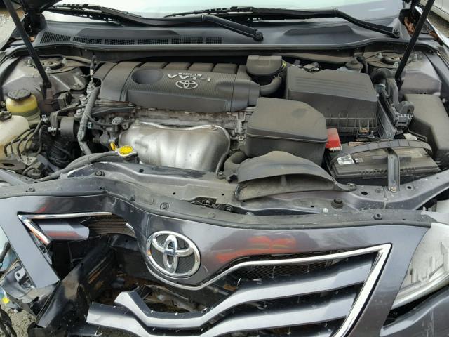 4T4BF3EK6AR067703 - 2010 TOYOTA CAMRY BASE GRAY photo 7