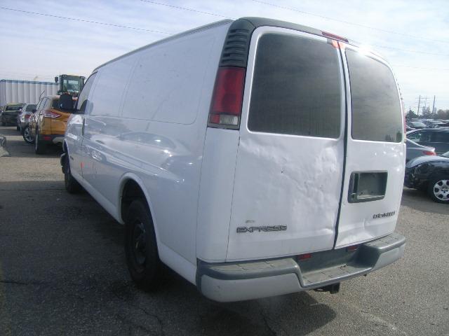 1GCFG25R1Y1143800 - 2000 CHEVROLET EXPRESS G2 WHITE photo 3