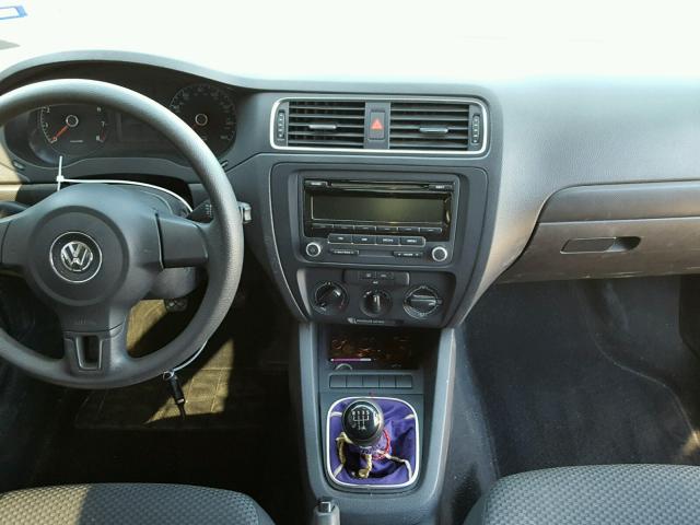 3VW1K7AJ7DM261589 - 2013 VOLKSWAGEN JETTA BASE BLACK photo 9