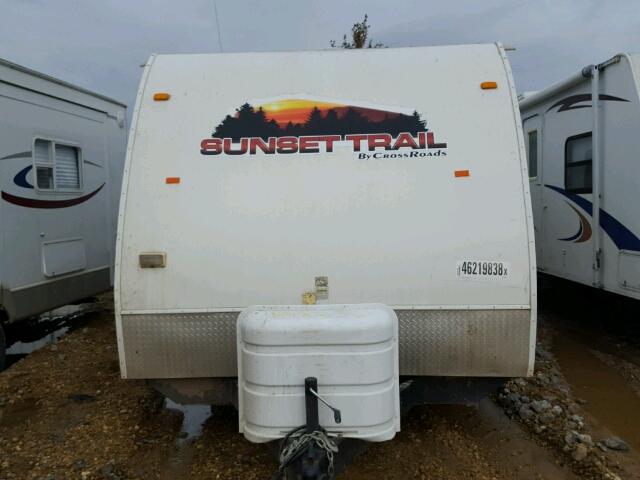 4V0TC3126AE005543 - 2010 CROS TRAILER WHITE photo 7