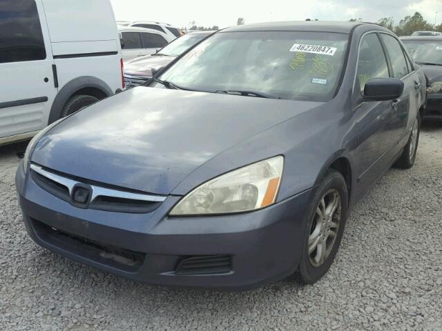 1HGCM56337A070470 - 2007 HONDA ACCORD SE GRAY photo 2