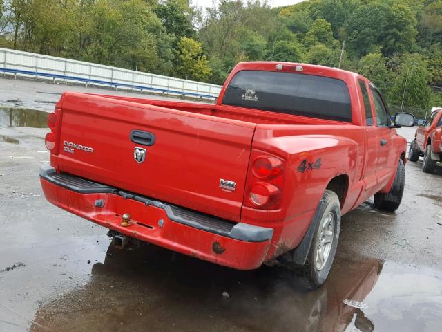 1D7HW42N35S102685 - 2005 DODGE DAKOTA SLT RED photo 4