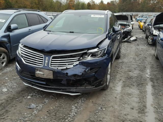 5LMCJ1C9XGUJ10978 - 2016 LINCOLN MKC PREMIE BLUE photo 2