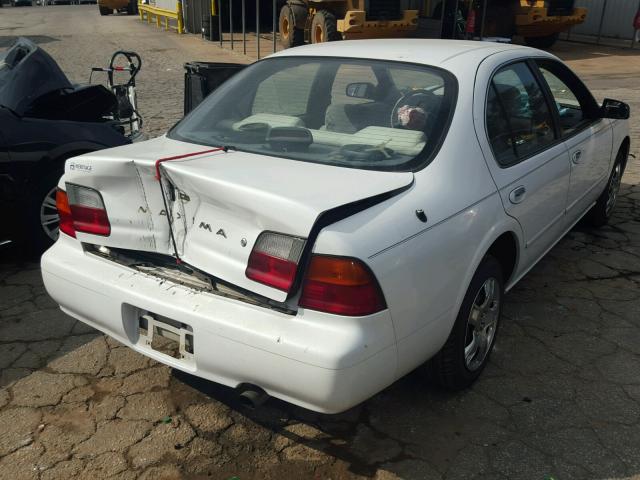 JN1CA21D7TT733465 - 1996 NISSAN MAXIMA GLE WHITE photo 4