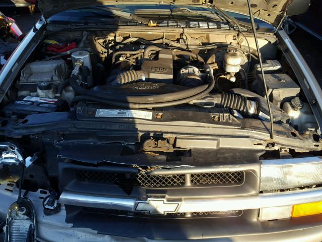 1GCCS145X18250562 - 2001 CHEVROLET S TRUCK S1 SILVER photo 7