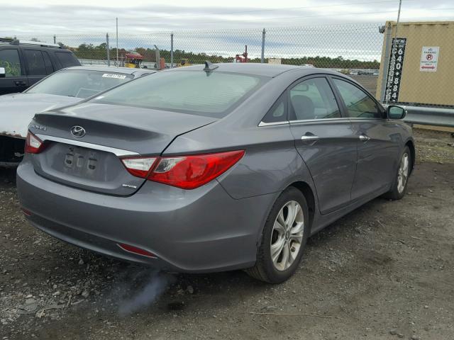 5NPEC4AC8BH273934 - 2011 HYUNDAI SONATA SE GRAY photo 4