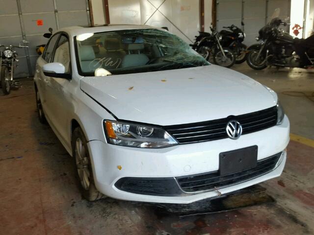 3VWD17AJ4EM426810 - 2014 VOLKSWAGEN JETTA SE WHITE photo 1