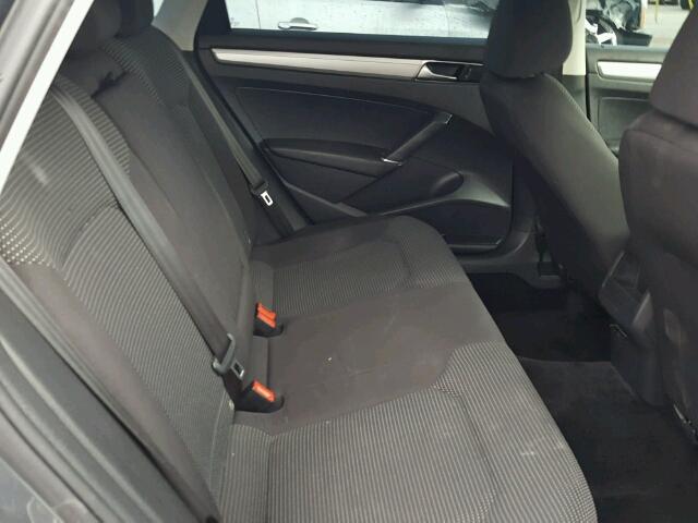 1VWAT7A34GC042352 - 2016 VOLKSWAGEN PASSAT S فحمي صورة 6