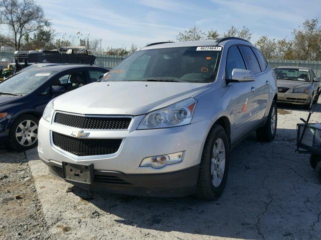 1GNLVFEDXAS149672 - 2010 CHEVROLET TRAVERSE L SILVER photo 2