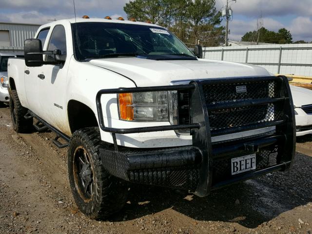 1GT422C85BF231615 - 2011 GMC SIERRA K35 WHITE photo 1