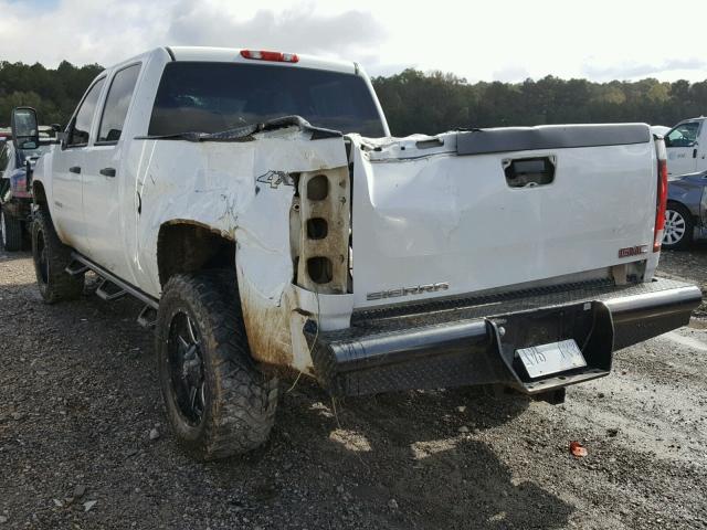 1GT422C85BF231615 - 2011 GMC SIERRA K35 WHITE photo 3