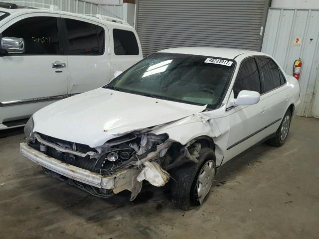 JHMCG5640XC035743 - 1999 HONDA ACCORD LX WHITE photo 2